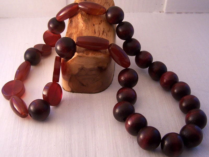 Wood and Agate Necklace - seek2sustain