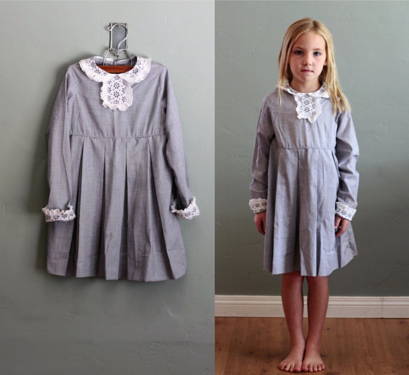 60s 7/8 yrs Grey Eyelet Pleated DRESS