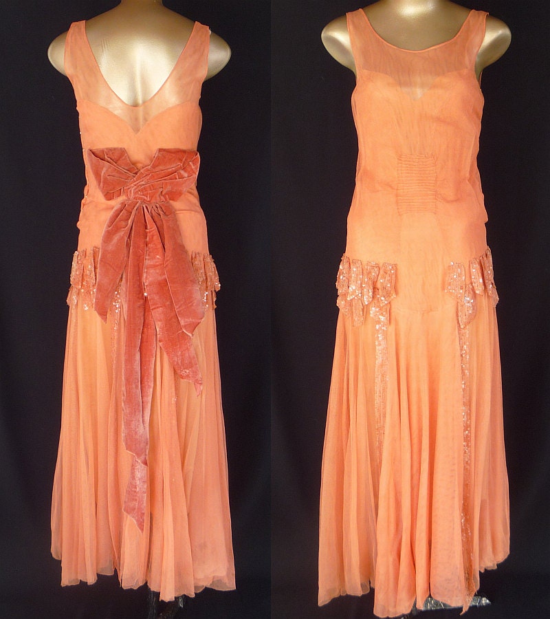 Vintage 20s Flapper Dress - 1920s Gatsby Deep Peach Iridescent Sequins w Velvet Bow & Original Silk Lining Evening Wedding - Size XXS - 2XS - CatseyeVintage