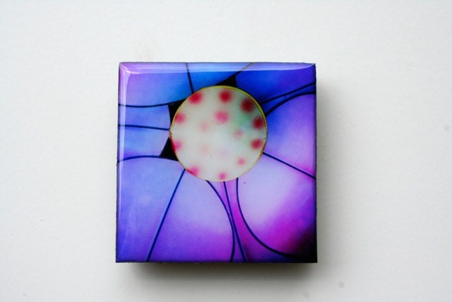 Hipstamagnets: Square Tile Resin Photo Magnets (Purple Flower)