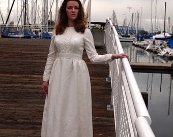 Emma Domb Wedding Gown, small to medium size