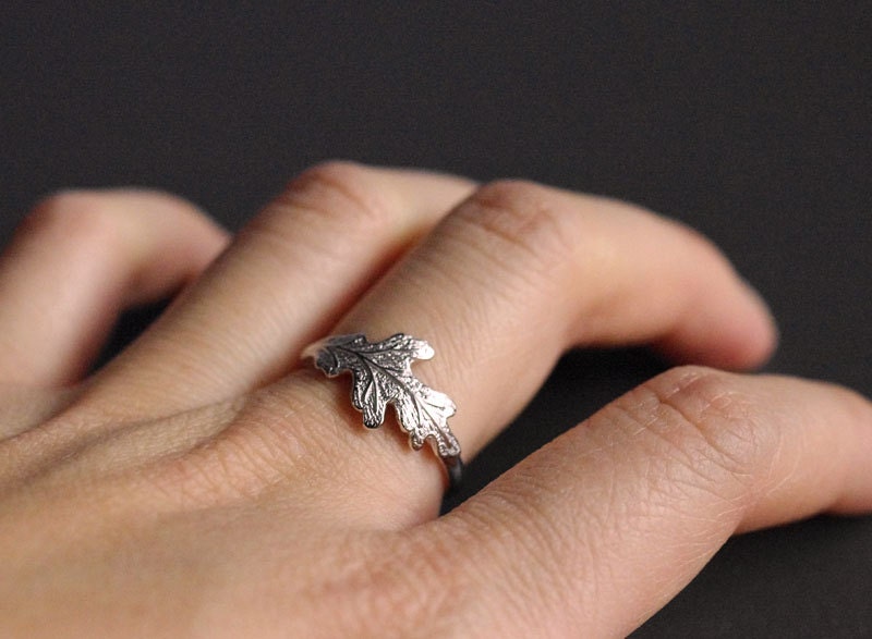 NEW . old oak . silver . nature inspired leaf ring