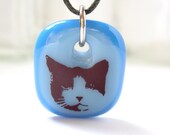 CAT pendant. Animal Jewelry. An art glass necklace.