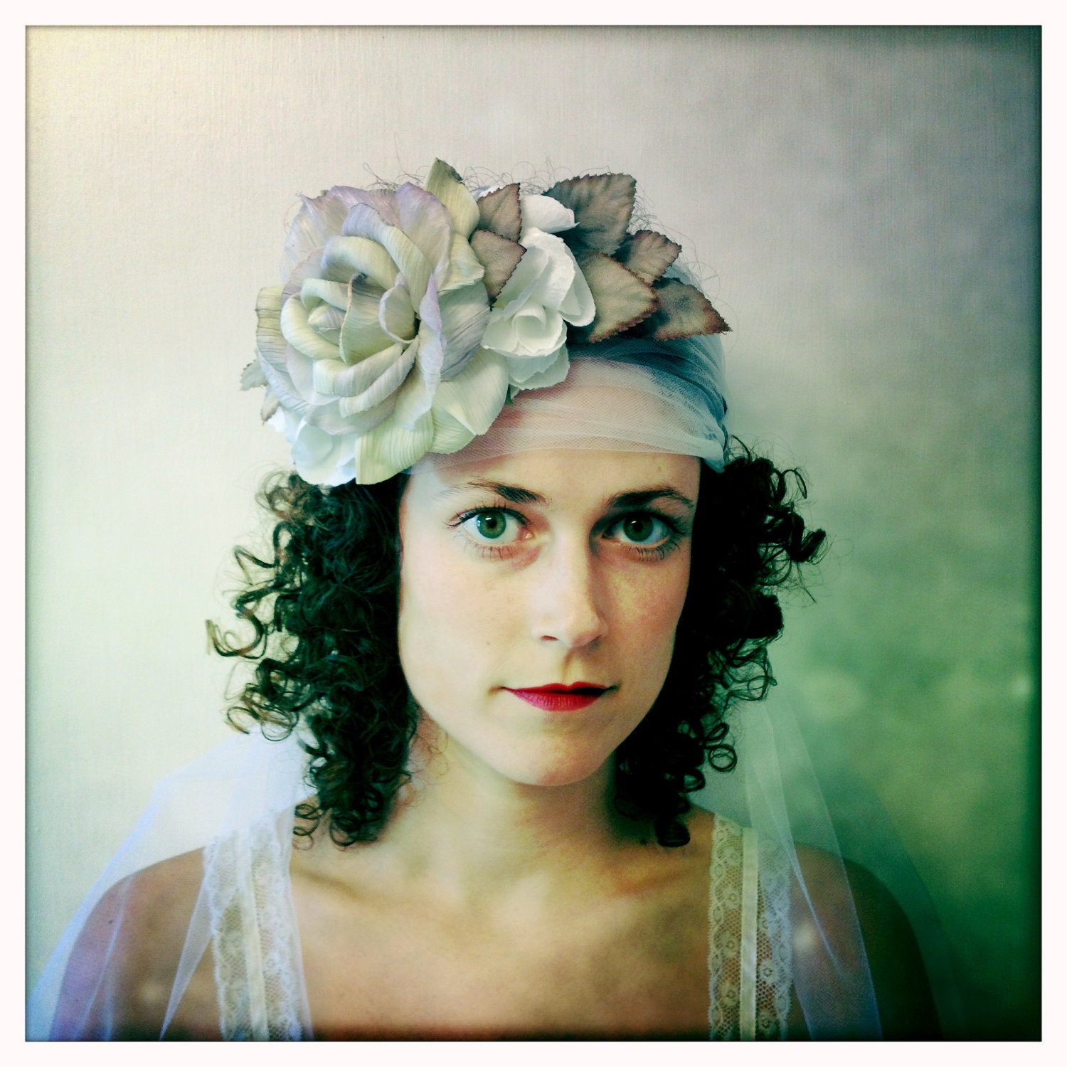 VICTORIAN BRIDE, white bridal veil, vintage flower veil