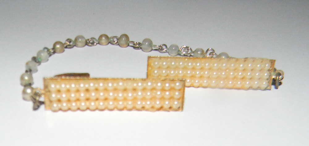 Vintage Pearly Sweater Guard Clip