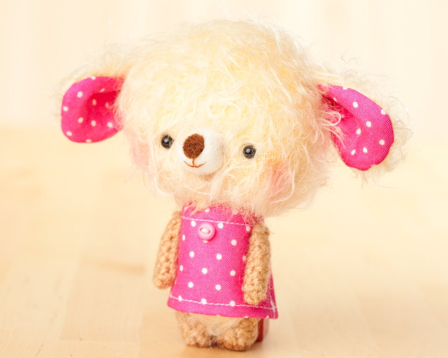 amigurumi toy in pink - made to order- Lua -