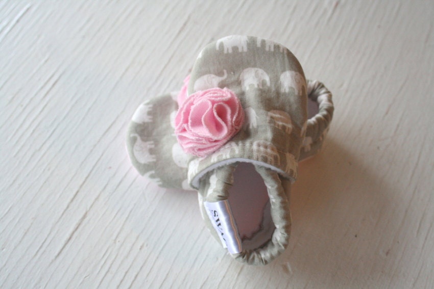 SWAG Baby Boy Girl Booties toddler infant newborn slippers shoes taupe grey white elephants pink FLOWER non slip soft soled