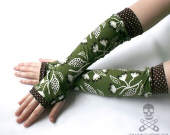 Wallflower green floral indie armwarmers fingerless gloves - smarmyclothes diy