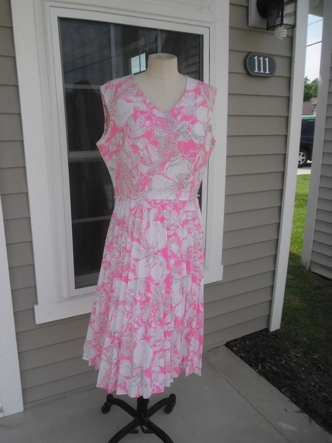 Fabulous 1950s Vintage Bright Pink Floral Sundress Dress 42 Bust 32 Waist  FREE U S SHIPPING