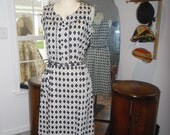 1940s Vintage Swing Dress Super Cute Daytime Dress in Cotton with 40 Bust 32 Waist FREE U S SHIPPING