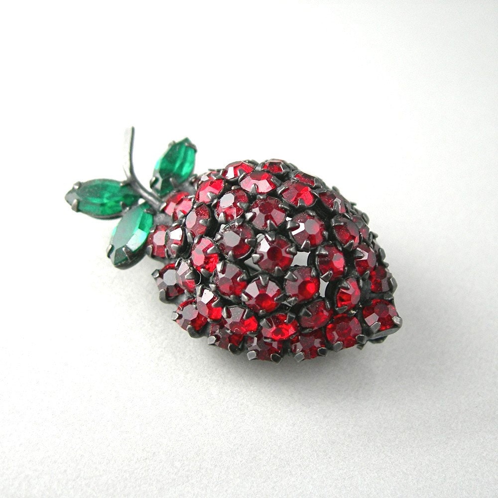 Vintage Warner Rhinestone Brooch Red Strawberry in Japanned (Black) Setting Circa 1960s Costume Jewelry Fruit Pin