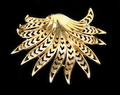Vintage Monet Brooch Goldtone 2-3/4" Fanning Seaweed Design 1970-80s Costume Jewelry Minty Mermaid Collectible