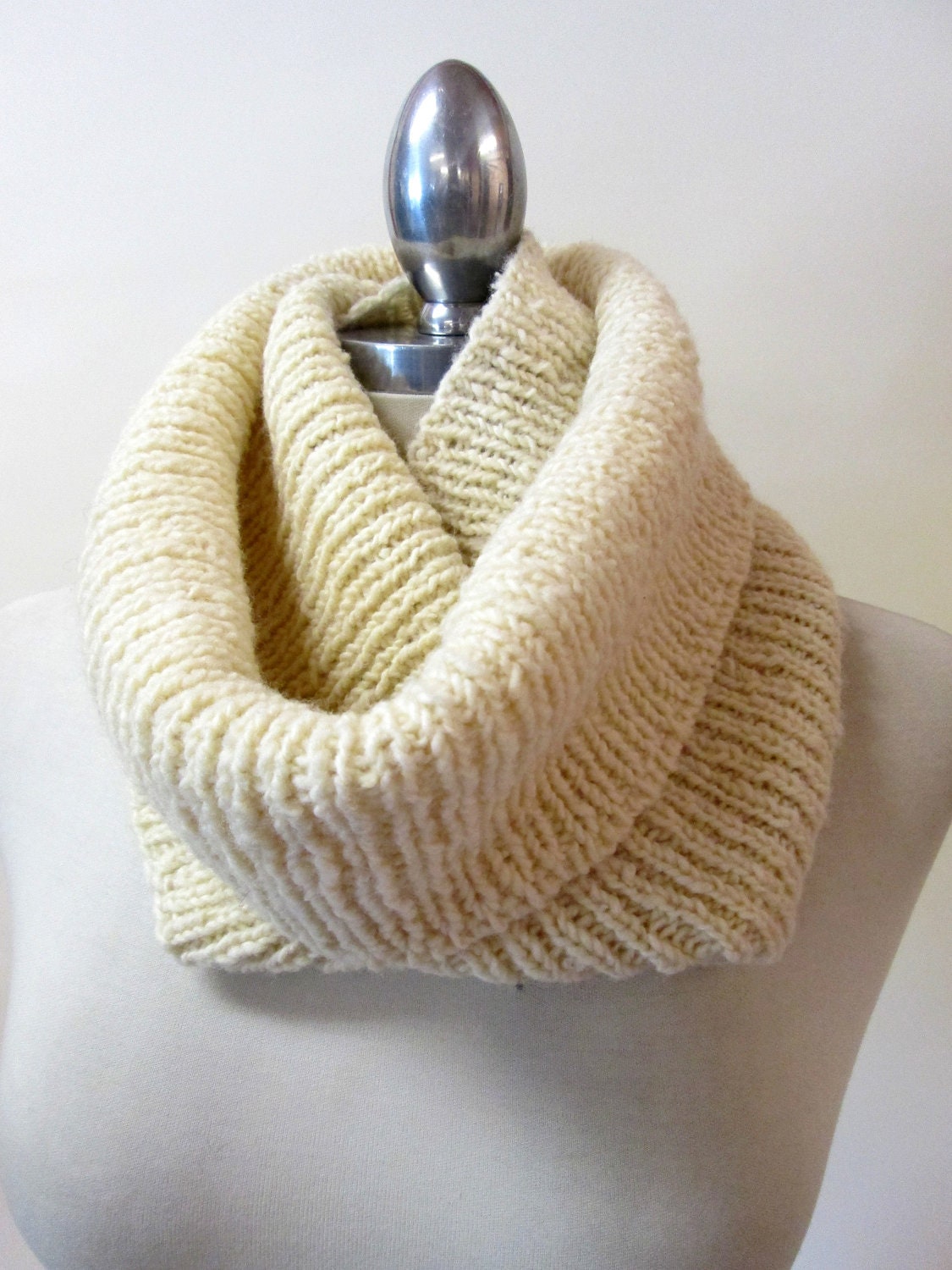Vintage Hand Knit Cream Wool Cowl Infinity Scarf