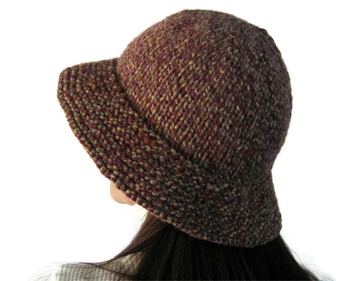 Cloche Hat Knitted in Tweed Burgundy Blend Wool