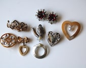 vintage BROOCH mixed lot. 9 brooches.
