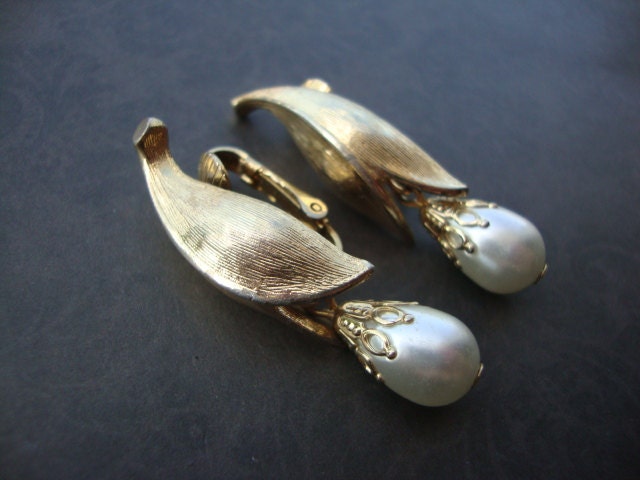 1950's Emmon's Signed Pearl Drop Earrings