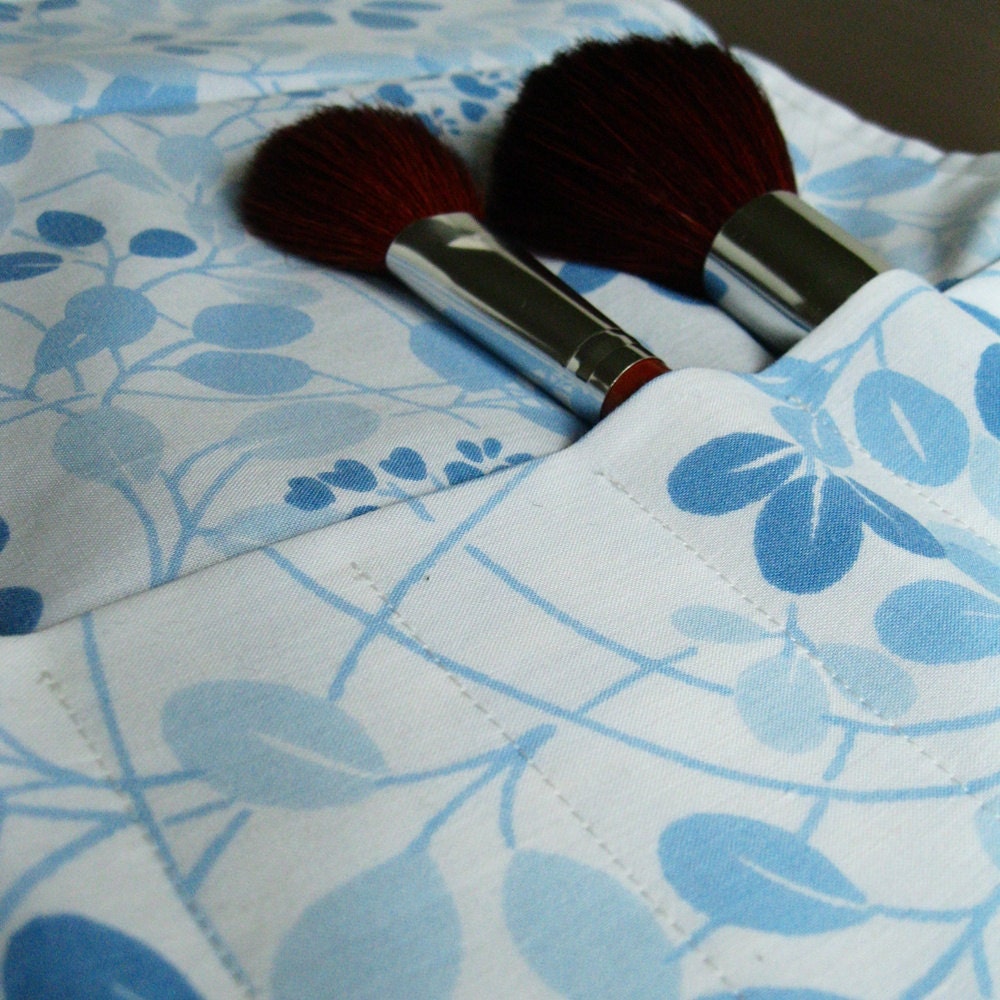 Makeup Brush Roll Holder - Blue Leaves