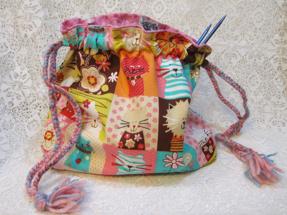 Hollywood Squares Calico Kitty Small Knitting Beading Project Bag Quilted Look Pattern with Braided Drawstrings