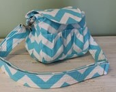 Padded Compact Digital Camera Bag Crossbody Messenger Canon Rebel EOS 55mm Chevron