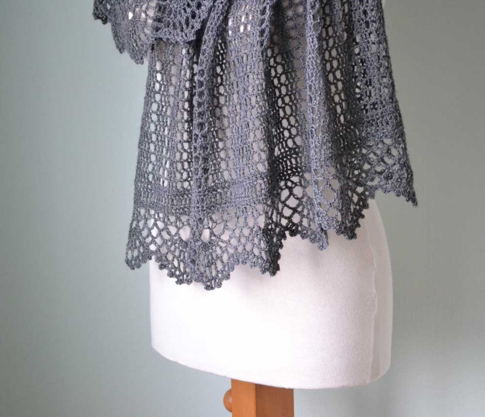 Lace crochet shawl Grey  H780