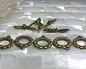 Toggle clasp set Flower shape Antique Brass tone set of 5