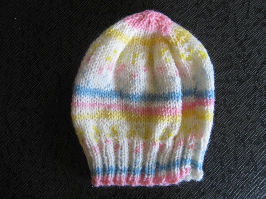 hand knit baby hat size 0 - 6 months
