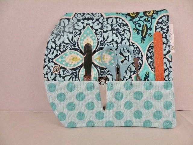 Manicure Kit--DAISY CHAIN in Turquiose-Manicure Tools are INCLUDED