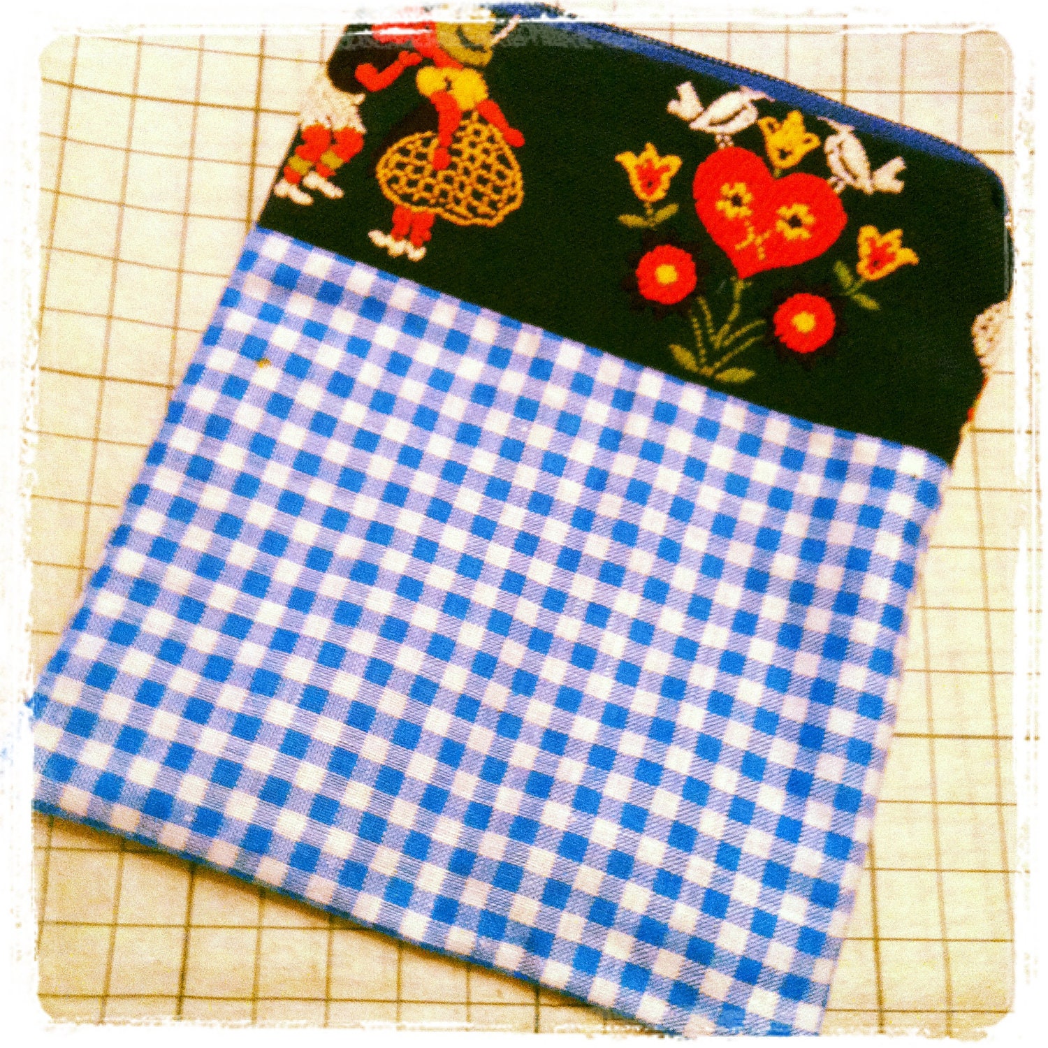 Vintage Folk Trimmed On Gingham Fabric Coin Purse