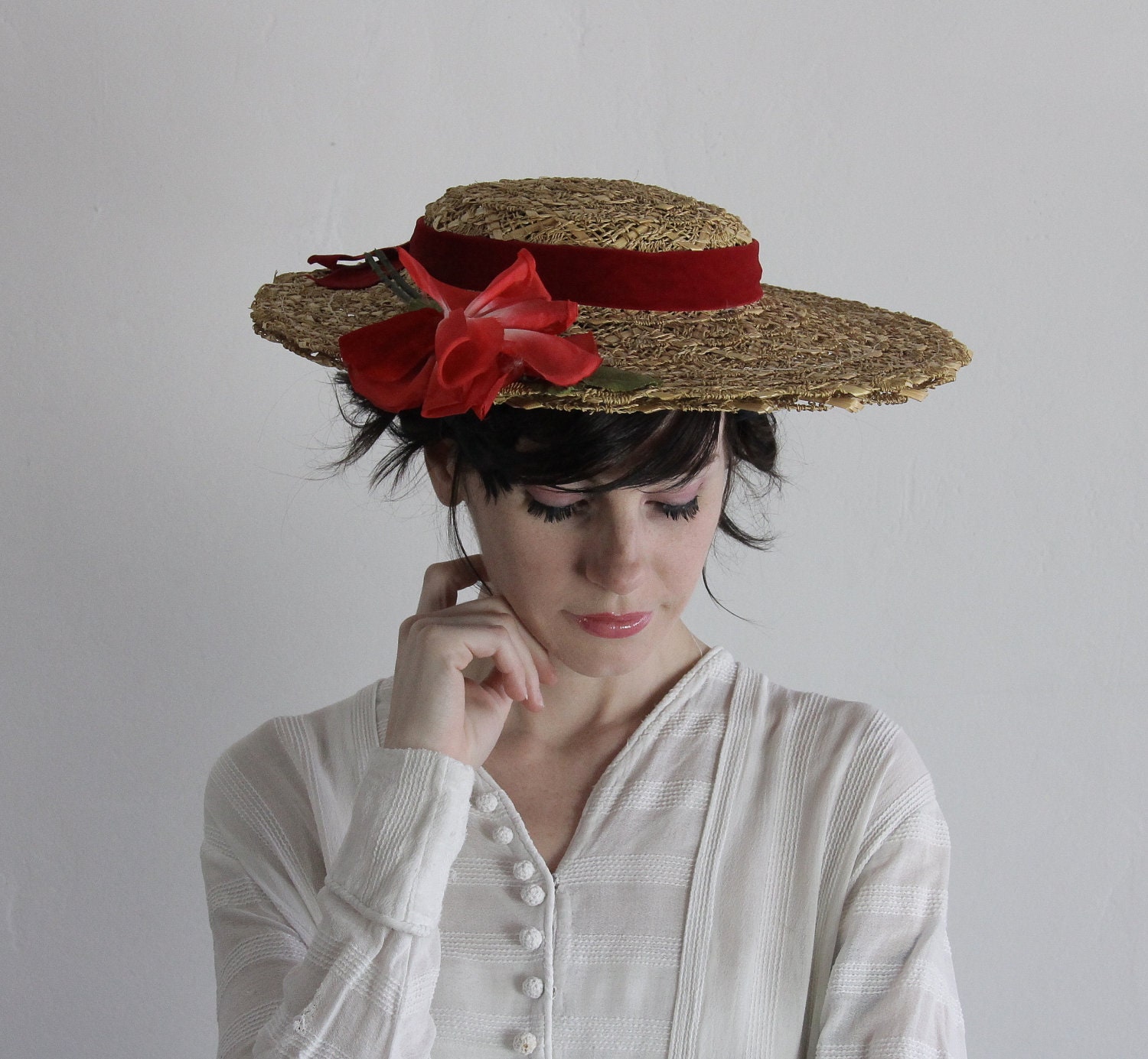 Vintage Straw Hat . Velveteen Ribbon . Faux Flowers . Sun Hat