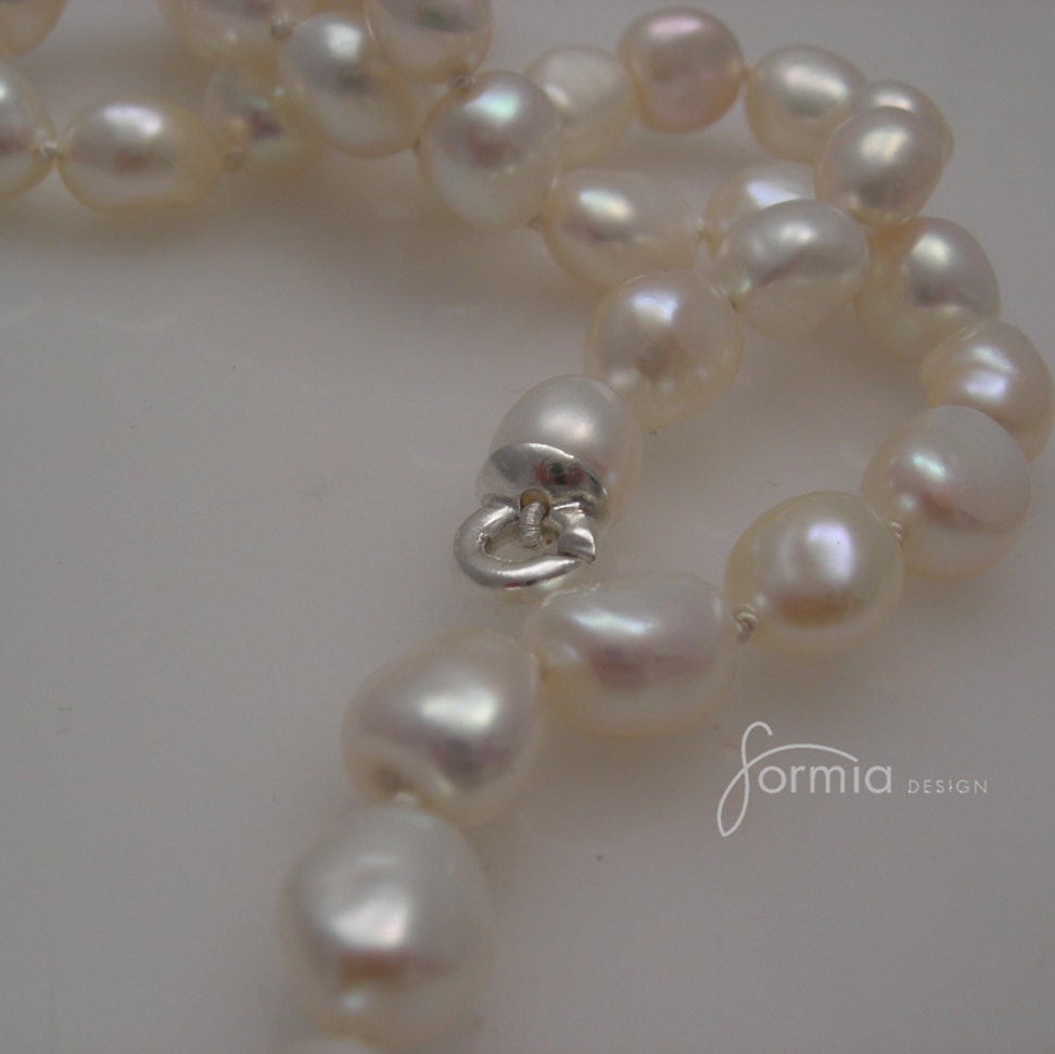 Freshwater pearl necklace with handmade clasp