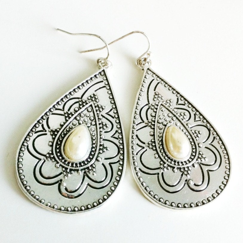 Pearl Drop Earrings on Pearl Drop Earrings By Eridaneasboutique On Etsy