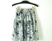 vintage 80s semi sheer black white FLORAL FULL MINI tier skirt. high waist s/m