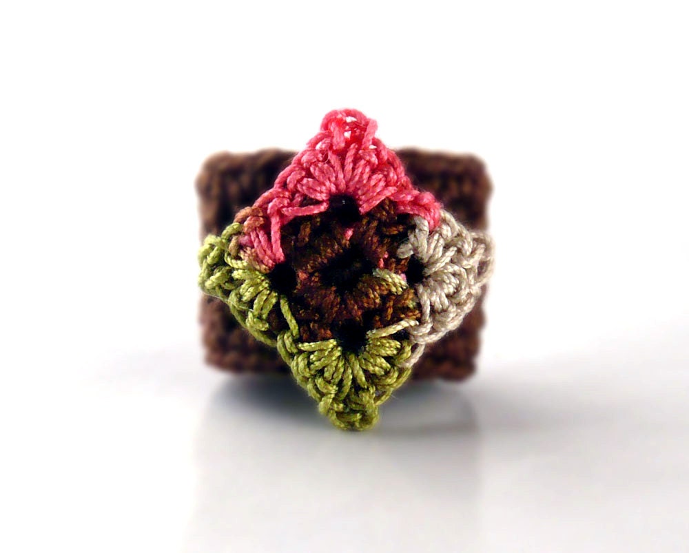 Crochet Ring Fiber Ring  Diamond Shape Applique Salmon Spring Green Chocolate Brown Ecru on Brown Band