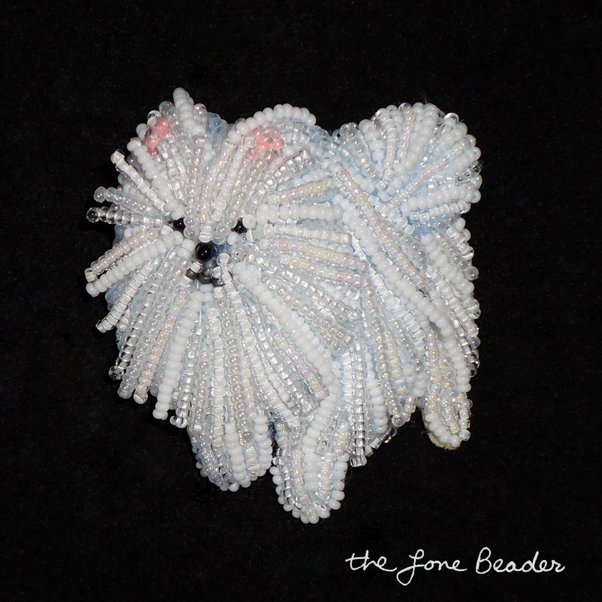 Beaded WHITE Pomeranian dog art pin/ pendant (Made to Order)