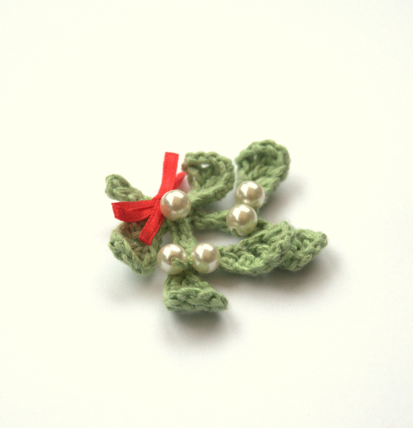 Christmas Mistletoe necklace earrings set traditional Winter Weddings favor bridesmaid jewelry felted green white mint red kiss gift hostess