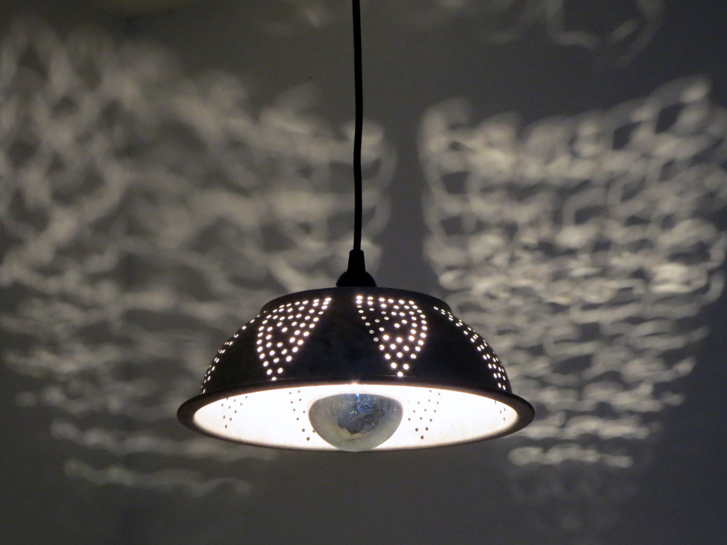 Plan 9 flying saucer plug-in pendant light - Rustic edition