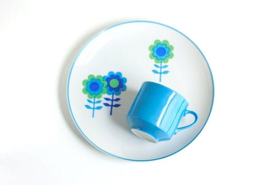 Vintage Mod Flower Snack Sets