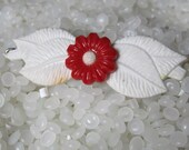 vintage barrette red and white flower