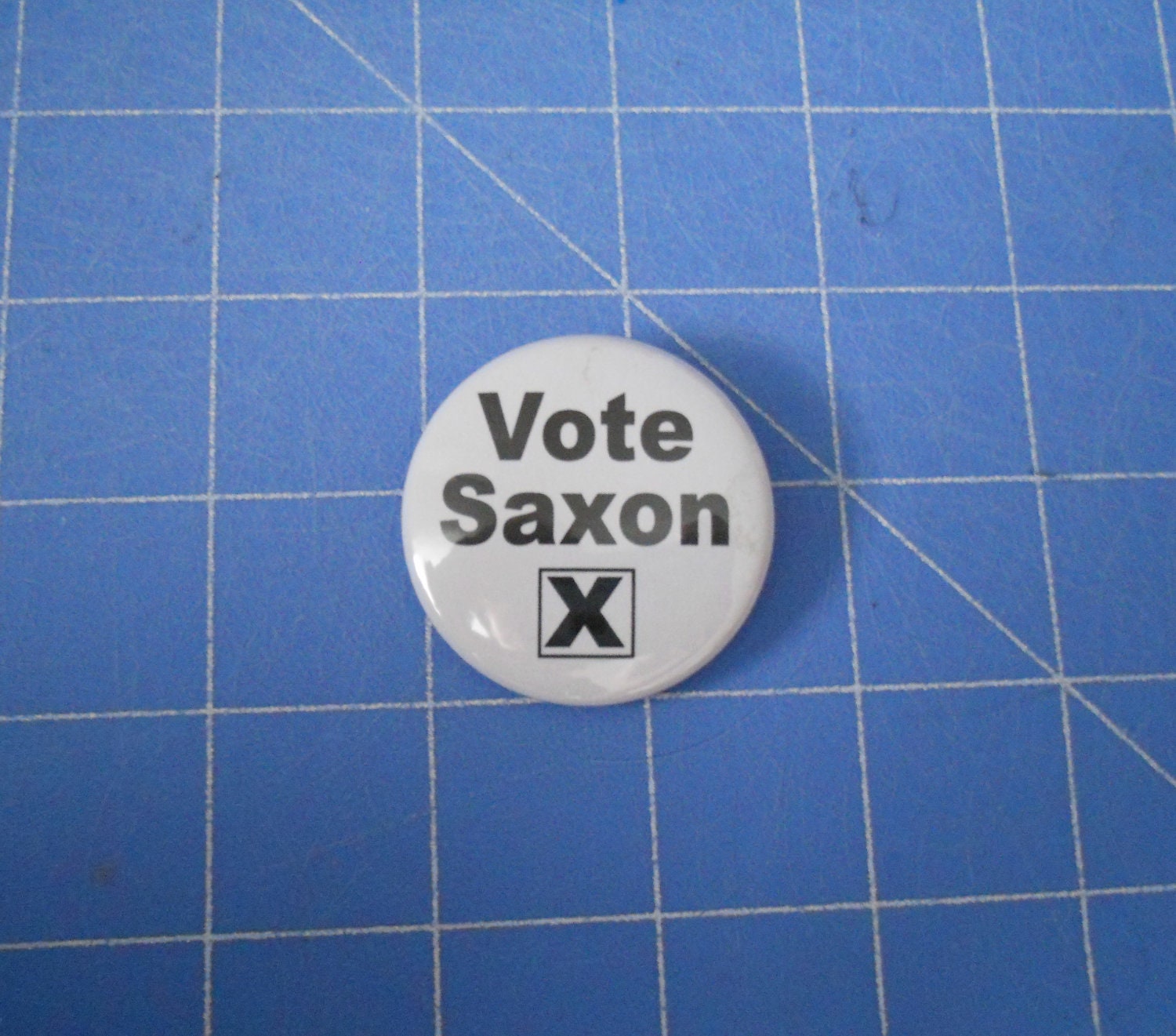 Vote Saxon (button)