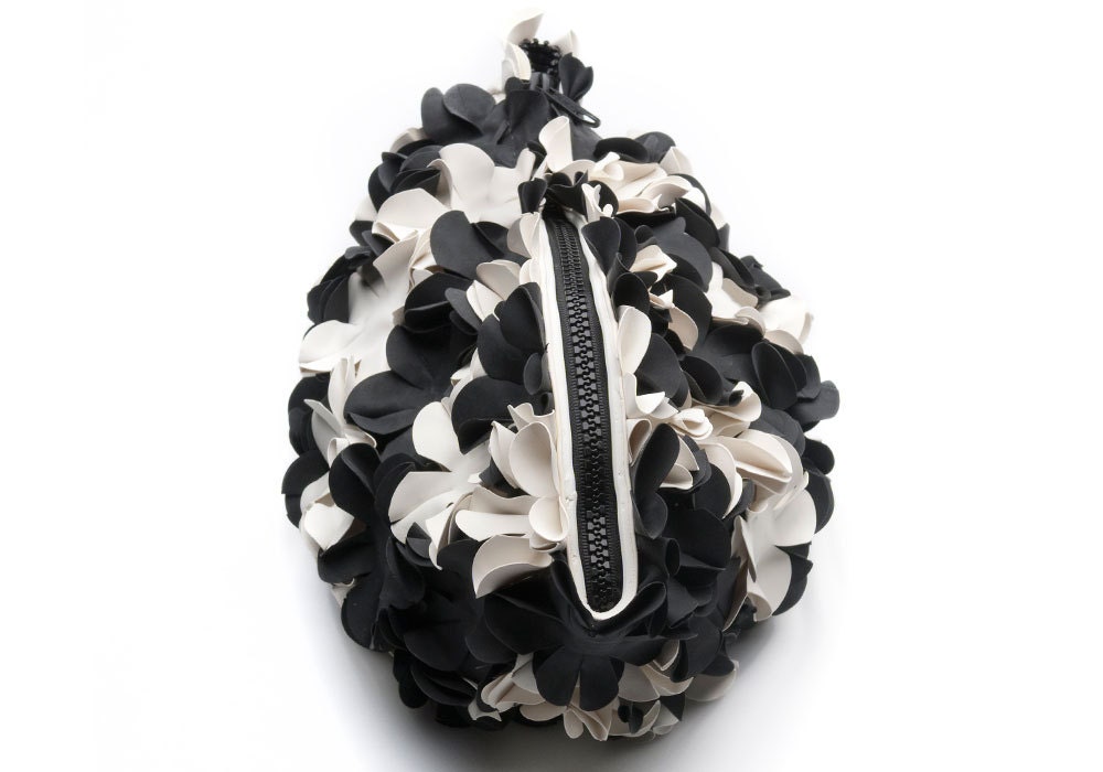 Vintage Style Travel Bag out of Bathing Cap  - black & white - Multi floral
