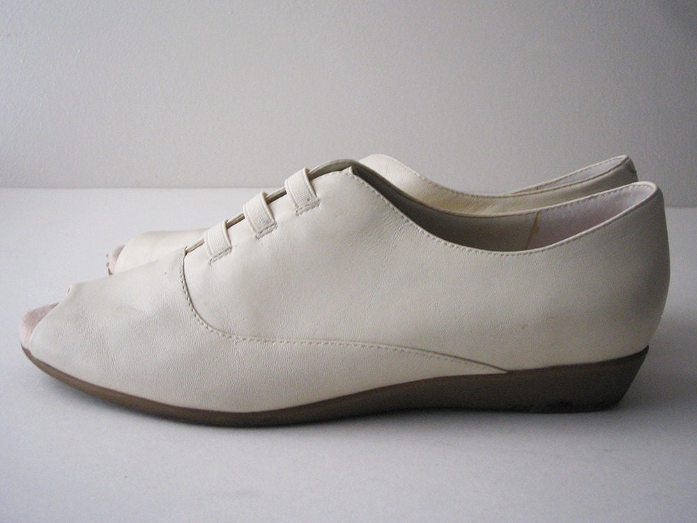 cream leather peep toe sneakers