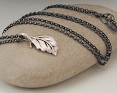 Leaf necklace, sterling silver charm, oxidized sterling silver chain "Feuille" simple, everyday necklace, minimalist, nature jewelry
