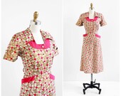 vintage 1930s dress / 1940s dress / Gold and Raspberry Novelty Print Cotton Pockets Dress