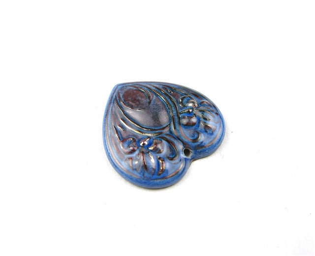 Enameled Double Iris Heart /  Nitric blue Lot 1