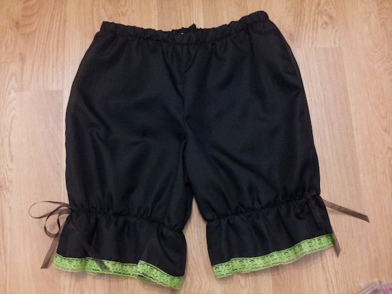 ready to ship halloween sale item UK 10 / US 6 cotton bloomers with green lace