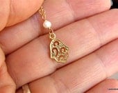 Hamsa Necklace , Gold Hamsa Hand Charm , 14k Gold Fill , White Pearl  Necklace , Hamsa Jewelry , Eveil Eye , Gold Necklace