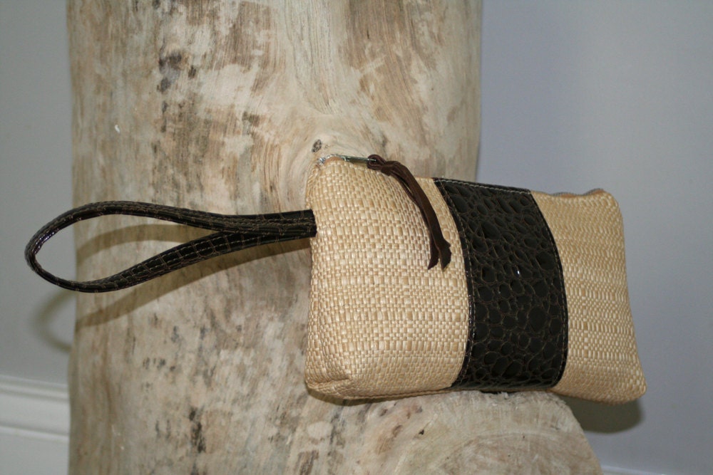 Woven Straw and Crocodile Wristlet Clutch - Resort Collection -Vacation - Travel  - Summer Fashion Trends - Eco-Friendly