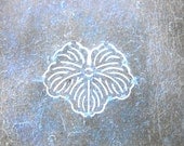 Vintage Japanese Stencil Family Crest D119