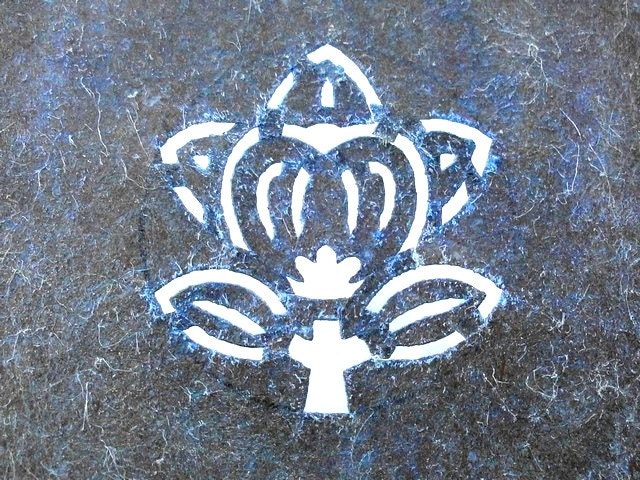 Japanese Stencil Family Crest Vintage D117
