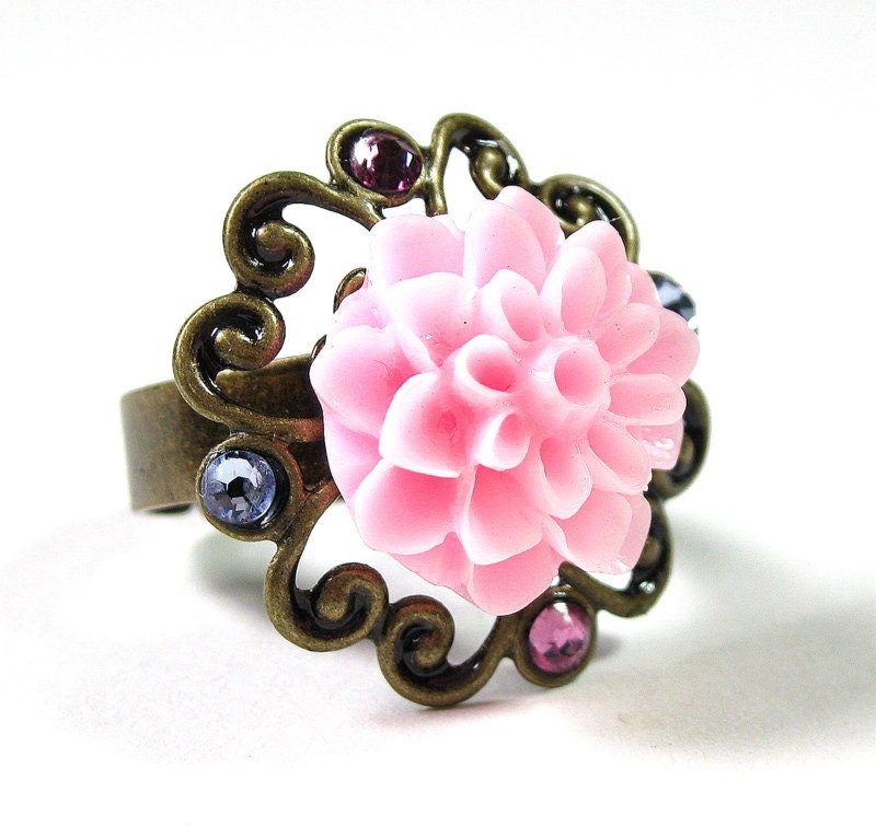 Resin Flower Ring, Swarovski Crystal, Gifts for Gardeners, Adjustable Ring, Gifts for Mom, Filigree Brass, Pink Chrysanthemum, Pink Flower